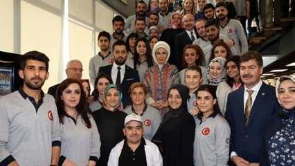 السيدة الأولى أردوغان تلتقي بشباب ماردين