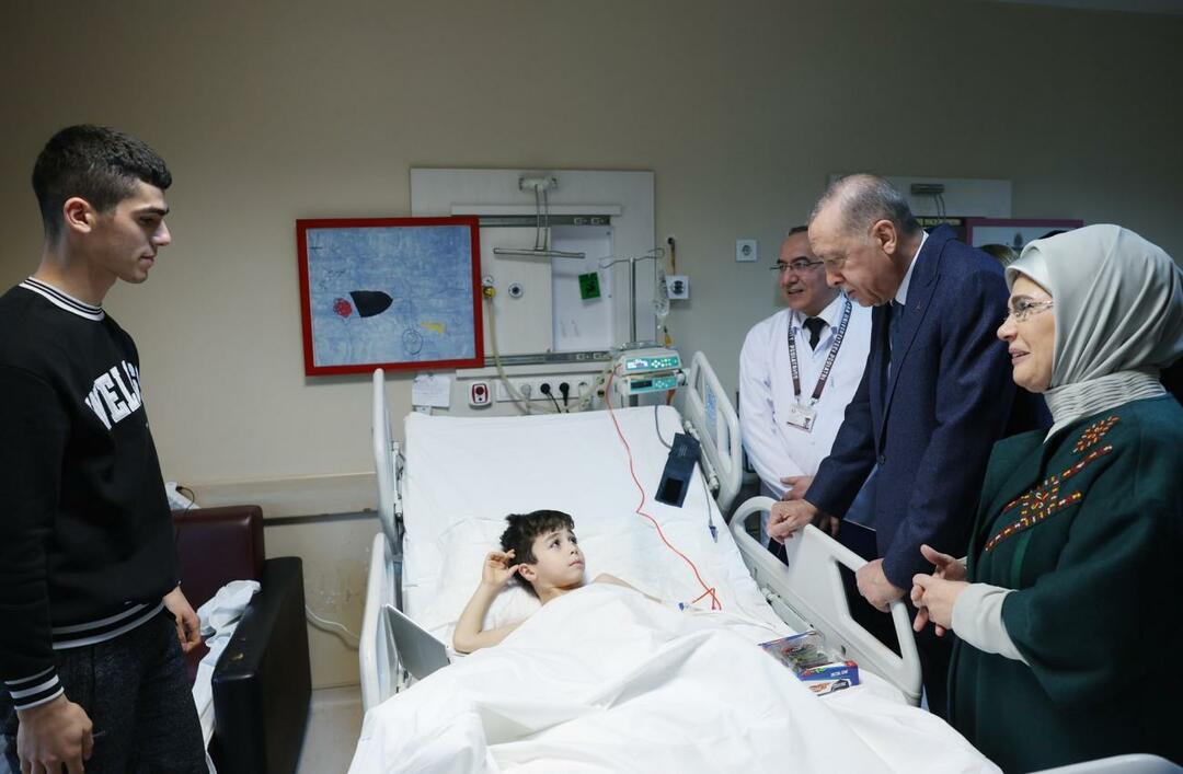 التقى الرئيس أردوغان وزوجته أمينة أردوغان بأطفال الكارثة