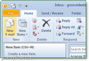 افتح برنامج Outlook 2010 ، ثم انقر على زر البريد الإلكتروني الجديد من الشريط الرئيسي
