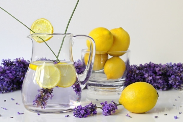 وصفة عصير الليمون باللافندر