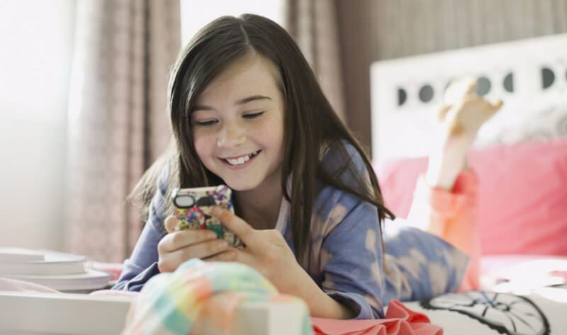 كم عمر يجب شراء هاتف ذكي للأطفال؟ عمر استخدام الهاتف المحمول