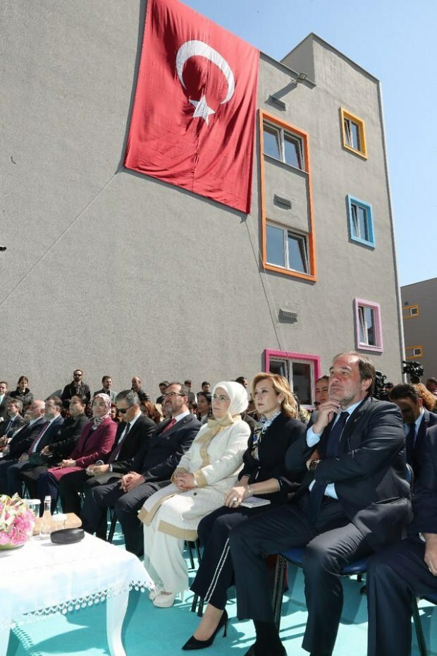 السيدة الأولى أردوغان: في السنوات الـ 17 الماضية ، تم توظيف ما يقرب من 55 ألف معوق