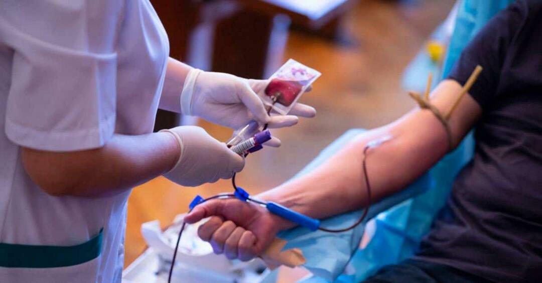 التبرع بالدم في الصيام هل يفطر الصائم؟ رد من ديانت