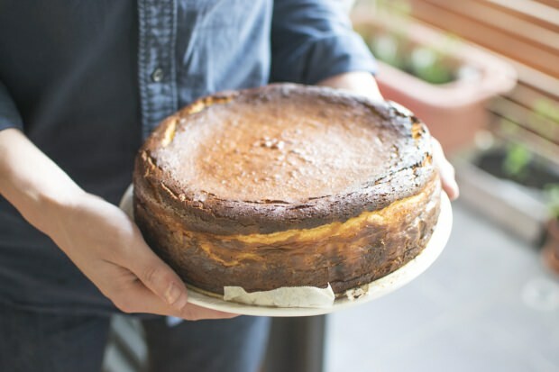 كيفية جعل كعكة الجبن سان سيباستيان