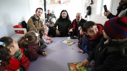 زار مراد كيكيلي مخيمات اللاجئين في سوريا