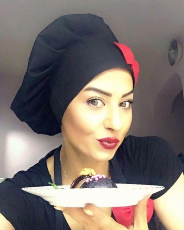 كانت مشاركات Esra Tokelli على Instagram حدثًا! من هي المعلمة إسراء؟