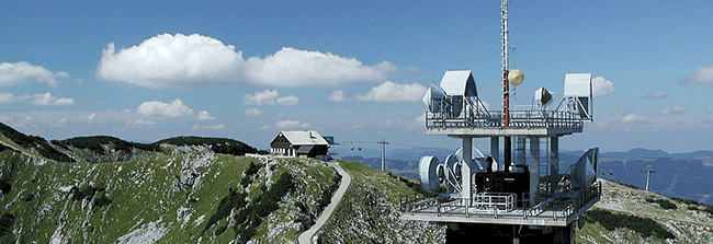 برج راديو على جبل في النمسا