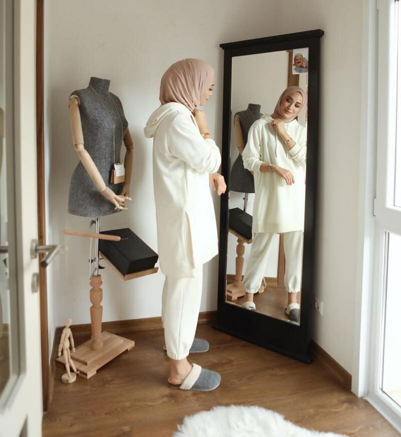 أشهر بدلات المسار في ملابس الحجاب أجمل بدلات المسار