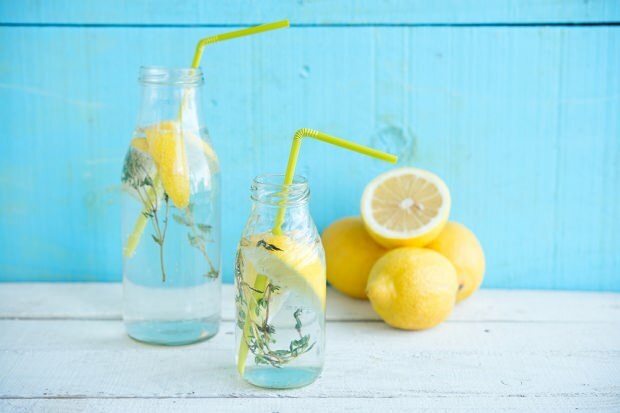 هل يضعف شرب ماء الليمون على الريق في الصباح؟ وصفة ماء الليمون للتنحيف