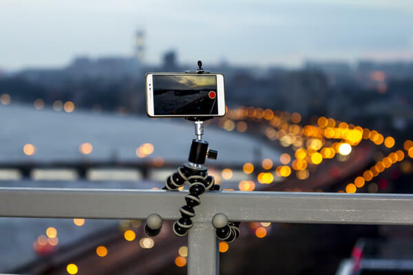 يتضمن خط Joby GorillaPod حوامل ثلاثية مرنة لكل من الهواتف الذكية والكاميرات.