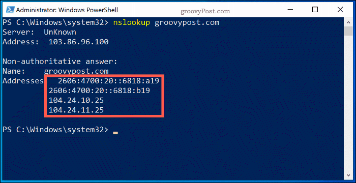 أمر NSlookup في نافذة Windows 10 PowerShell ، يعرض معلومات البحث عن خادم الاسم لـ Groovypost.com