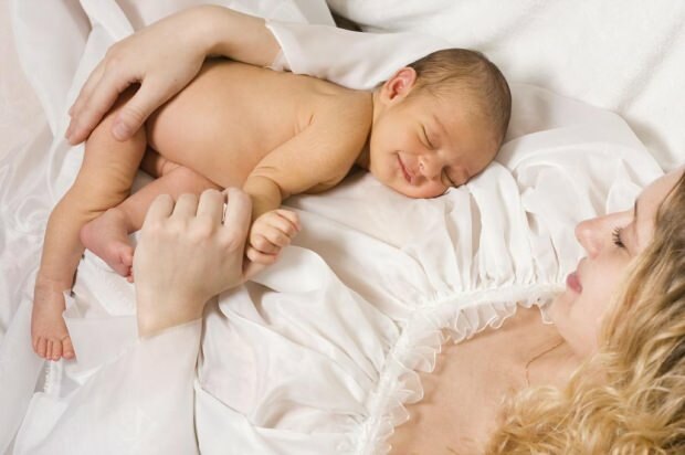 كم يجب أن يرضع المولود في اليوم؟
