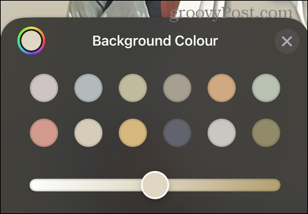 تحديد لون ملصق جهة اتصال iOS