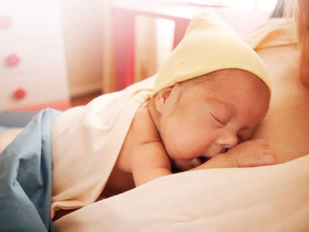ما هي وتيرة ومدة الرضاعة الطبيعية؟ فترة الرضاعة الطبيعية لحديثي الولادة ...