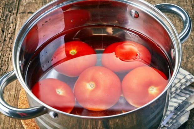 تقنية تقشير الطماطم