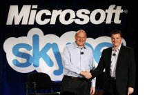 تم بيع Skype إلى Microsoft مقابل 8 مليار دولار ، ويبدو Steve Ballmer بنشوة