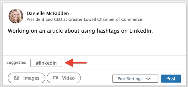 استخدم أحد اقتراحات علامة التجزئة على LinkedIn أو اكتب علامات التجزئة المفضلة لديك.