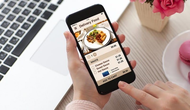 المواقع التي ستطلب فيها الطعام عبر الإنترنت