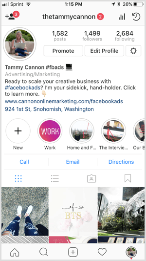 يسلط الضوء على Instagram مع غلاف ذو علامة تجارية.