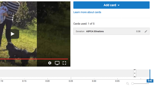 اسحب رمز بطاقة YouTube على محدد الوقت إلى المكان الذي تريد ظهوره فيه.