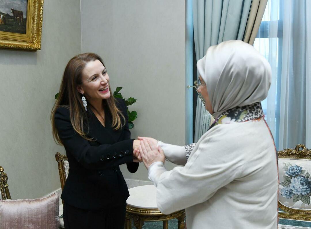 أمينة أردوغان وممثلة اليونيسف في تركيا