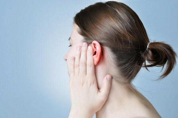 ما هو فقدان السمع المنحدر للخلف؟ استيقظ ذات صباح وبدأ في عدم سماع الرجال