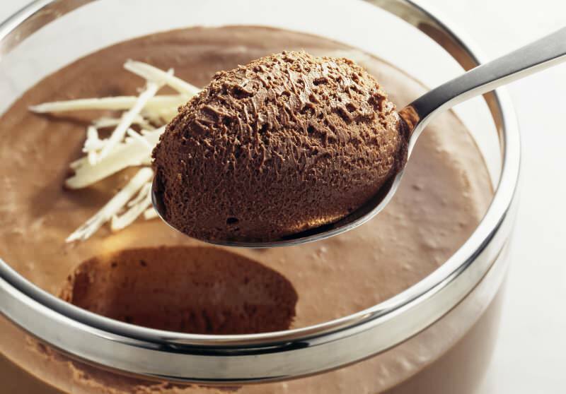 كيف تصنع حلوى الموس في المنزل؟ أسهل وصفة موس الشوكولاتة