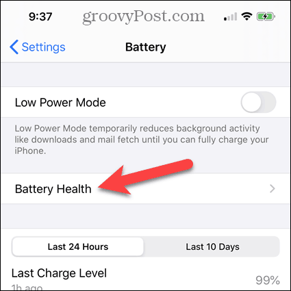 اضغط على Battery Health على شاشة بطارية iPhone