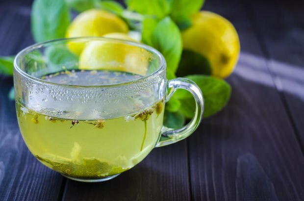 الشاي الأخضر الليمون علاج المياه المعدنية