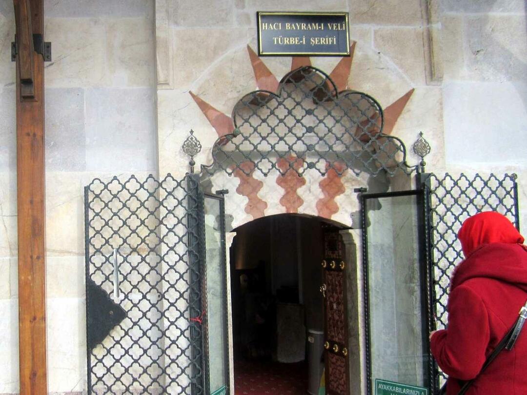 بوابة مقبرة حاجي بيرم فيلي