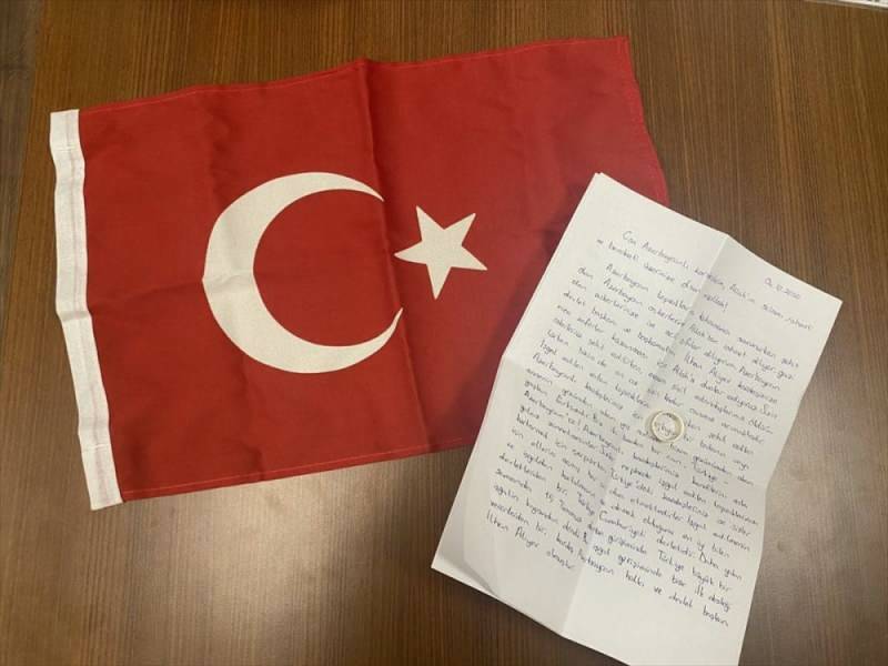 أرسل المعلمان خاتم الخطوبة لدعم أذربيجان