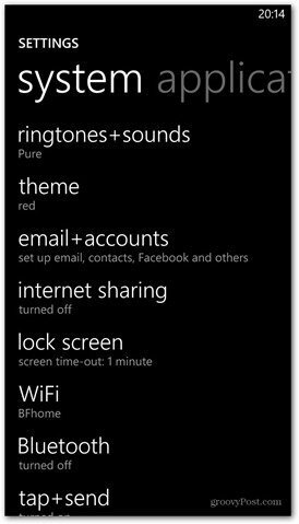 يخصص Windows Phone 8 إعدادات شاشة القفل