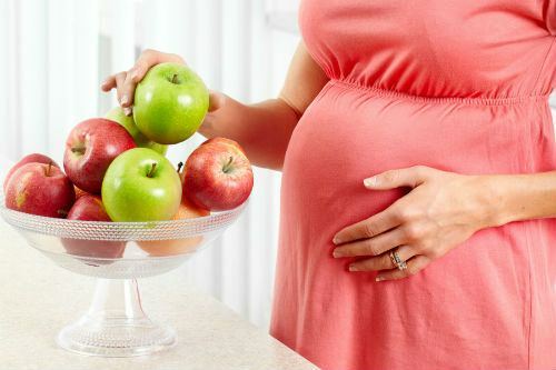 ما هي فوائد تناول التفاح أثناء الحمل؟