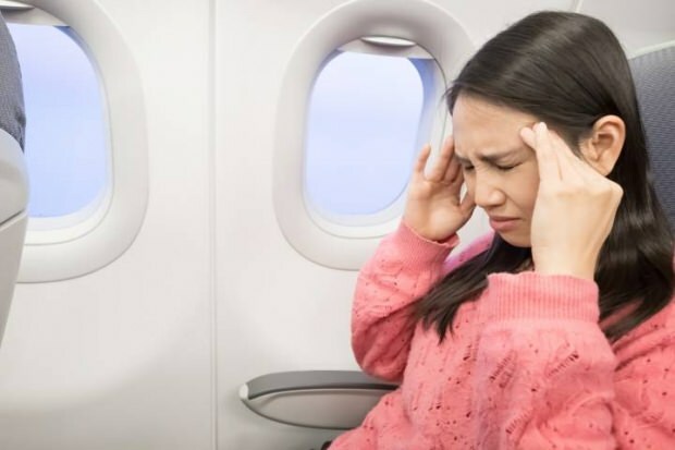 ما هي أمراض الطائرات؟ ما الذي يجب فعله لتجنب المرض على متن الطائرة؟