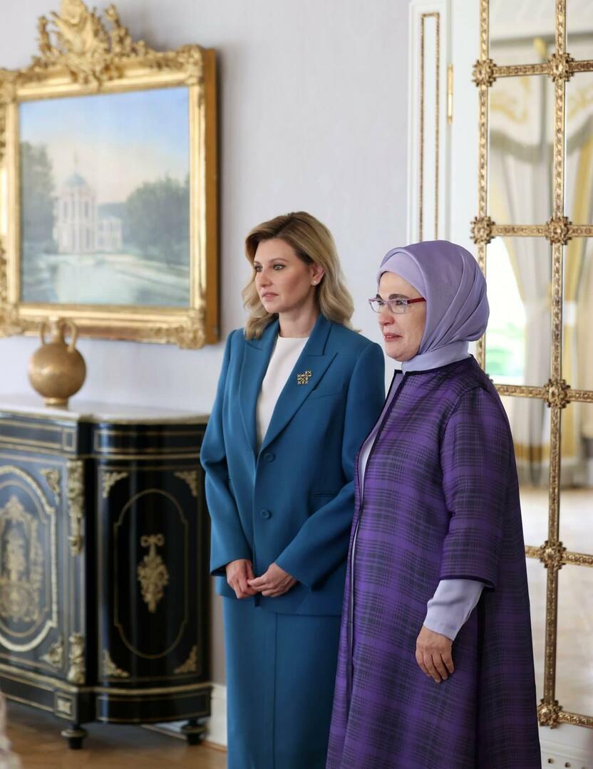 استضافت أمينة أردوغان زوجة رئيس أوكرانيا أولينا زيلينسكايا