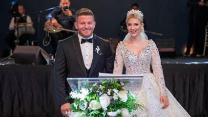 المتسابقان الناجين السابقين إسماعيل بلابان وإيلايدا شيكر في حفل زفاف في أنطاليا