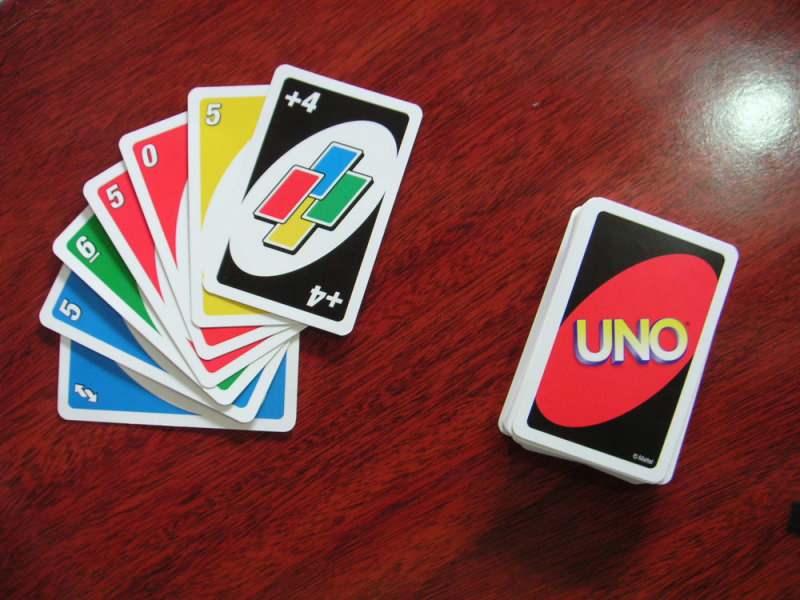 كيف تلعب لعبة UNO؟ ما هي لعبة UNO؟ قواعد لعبة UNO