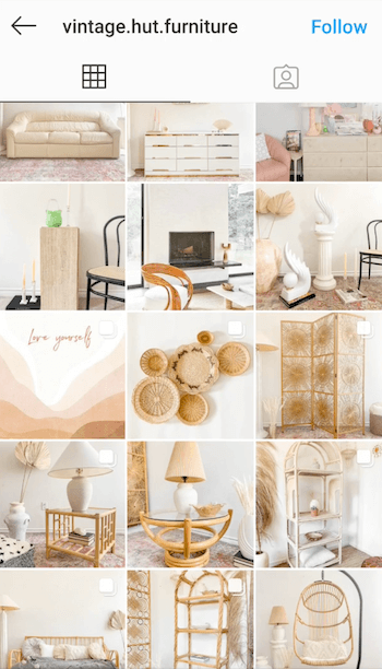 مثال على لقطة شاشة لخلاصة instagram @ vintage.hut.furniture تظهر لونها الأصفر للتصميم العتيق لمشاركات الصور باللون الأبيض ، والسمرة ، والألوان المحايدة