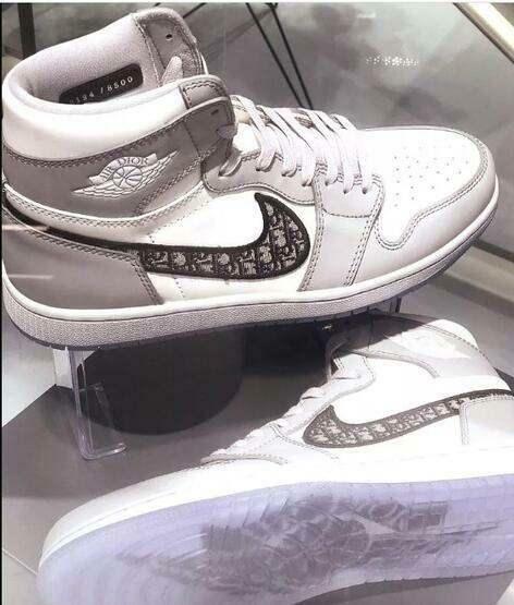 حذاء Dior x Air Jordan 1
