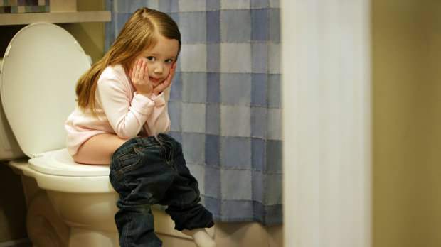 كيف يتم إعطاء التدريب على المرحاض للأطفال؟