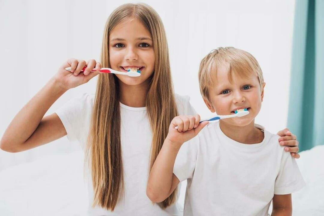 اختيار فرشاة الأسنان والمعجون المناسبين 