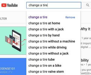 مثال على نتائج البحث ذات الملء التلقائي في YouTube.