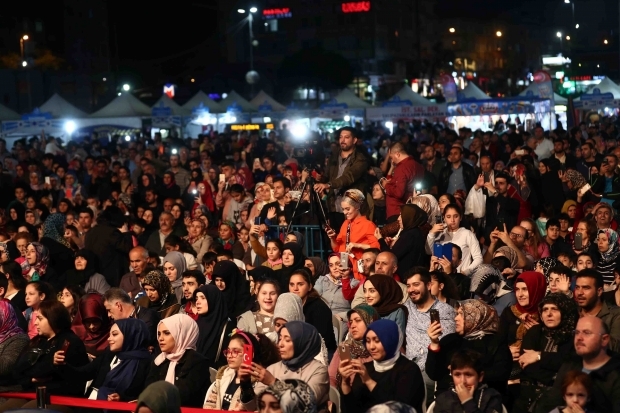 قدم المطرب البوسني زيد أووتو وأشرف ضياء ترزي حفلاً موسيقياً!