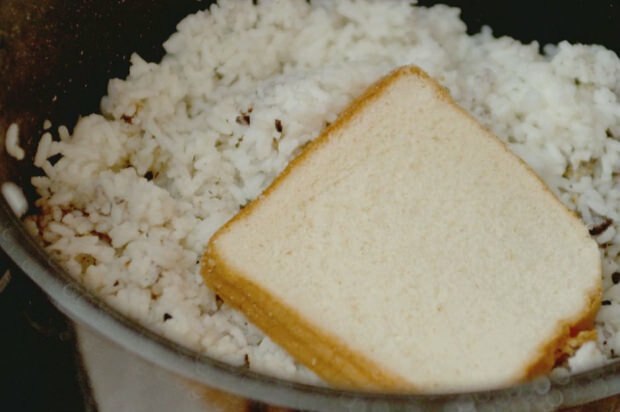 إذا وضعت الخبز على الأرز ...