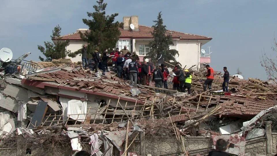 نقلت أمينة أردوغان أطيب تمنياتها لجميع المواطنين المتضررين من زلزال ملاطية