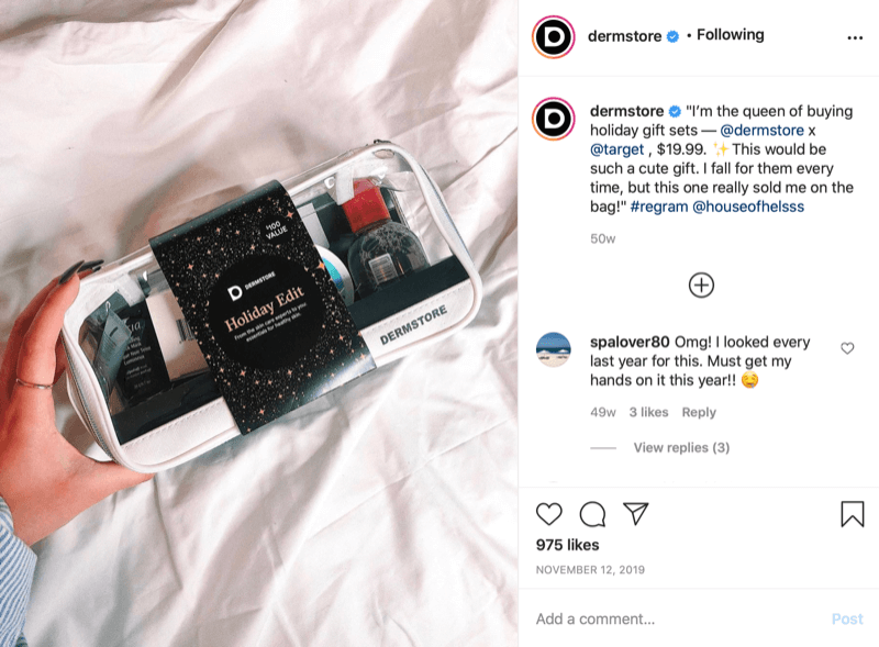 مثال على هدية موسميةdermstore تم العثور عليها ومشاركتها عبر منشور Instagram مع الإشارة إلى سعر البيع ووضع علامات علىtarget حيث يتم البيع