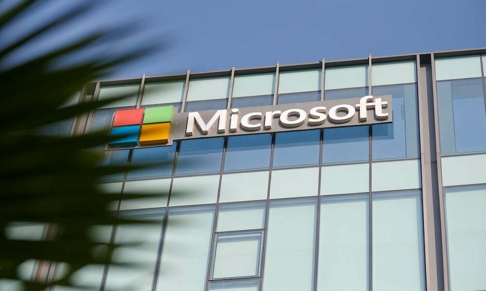 موظفو OpenAI يهددون بالمغادرة الجماعية لشركة Microsoft