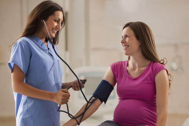 ماذا يجب أن يكون ضغط الدم أثناء الحمل؟