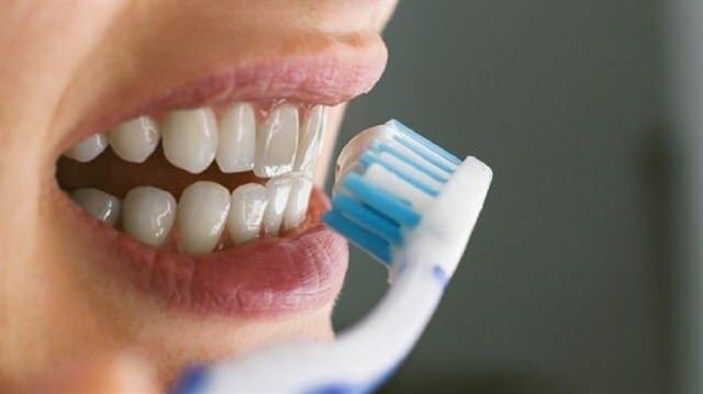 هل تنظيف أسنانك يكسر الصيام؟