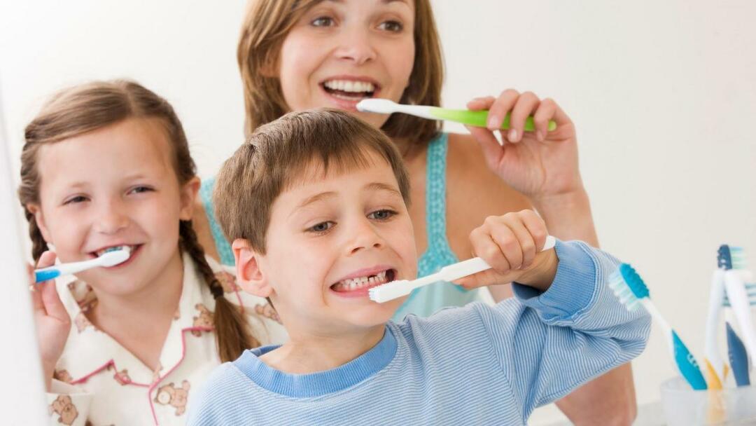 كيف يجب أن تكون العناية بالفم والأسنان للأطفال؟